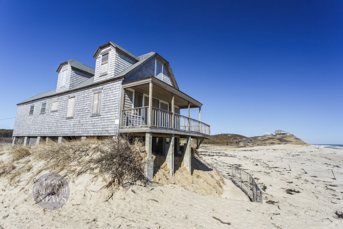 House at end of South Pamet road on Ballston beach, Truro, 2018 before demolition. Free Cape Cod News.