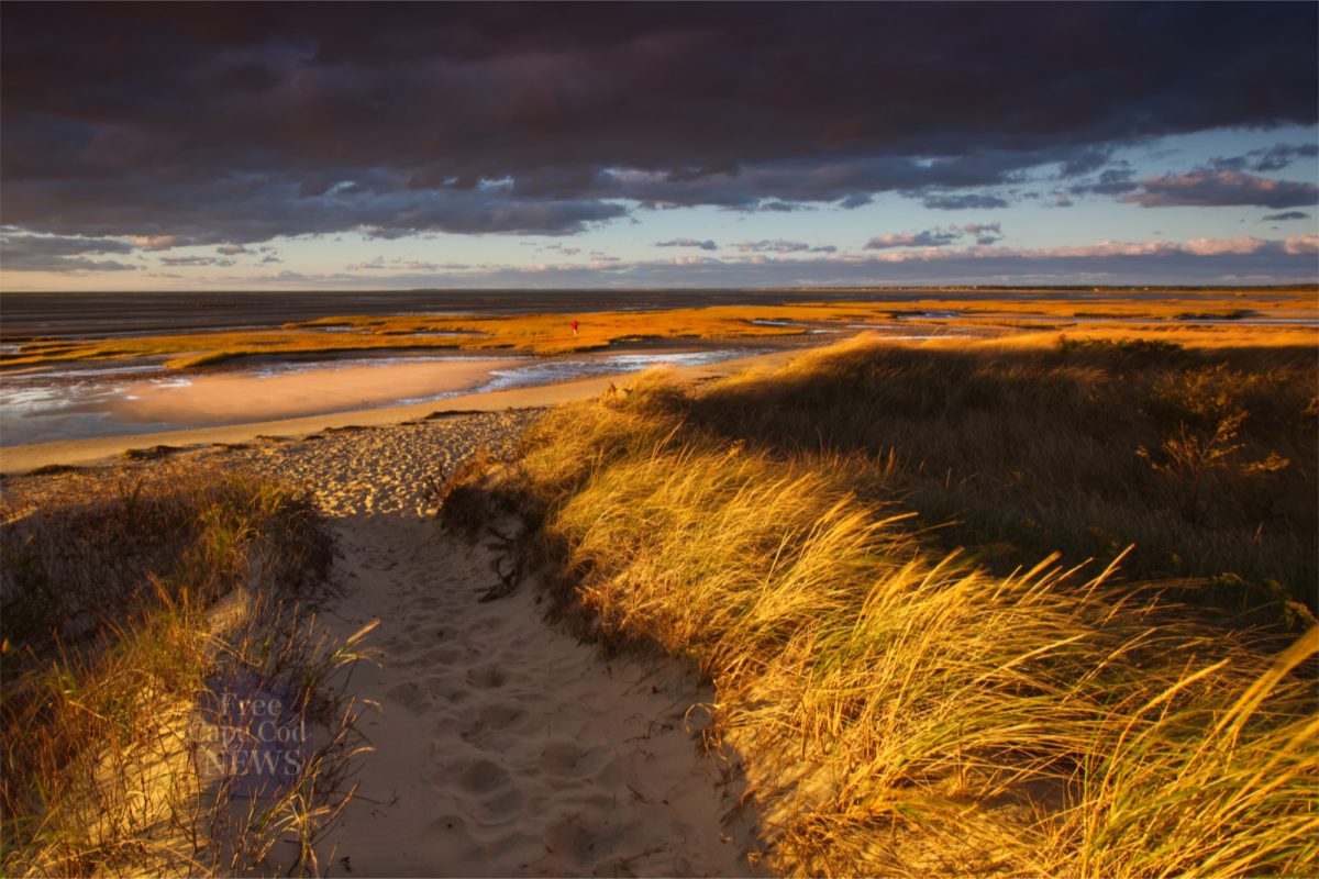 Cape Cod sunsets :: Skaket Beach Orleans Massachusetts. Free Cape Cod News.